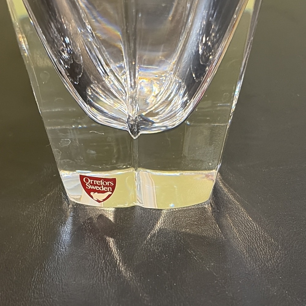Orrefors Sweden Crystal Tulip Vase 6" Signed EUC - Picture 3 of 8